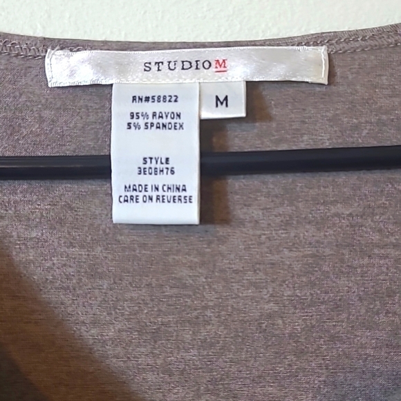 Studio M Rouched Top, Size Medium - Picture 6 of 9